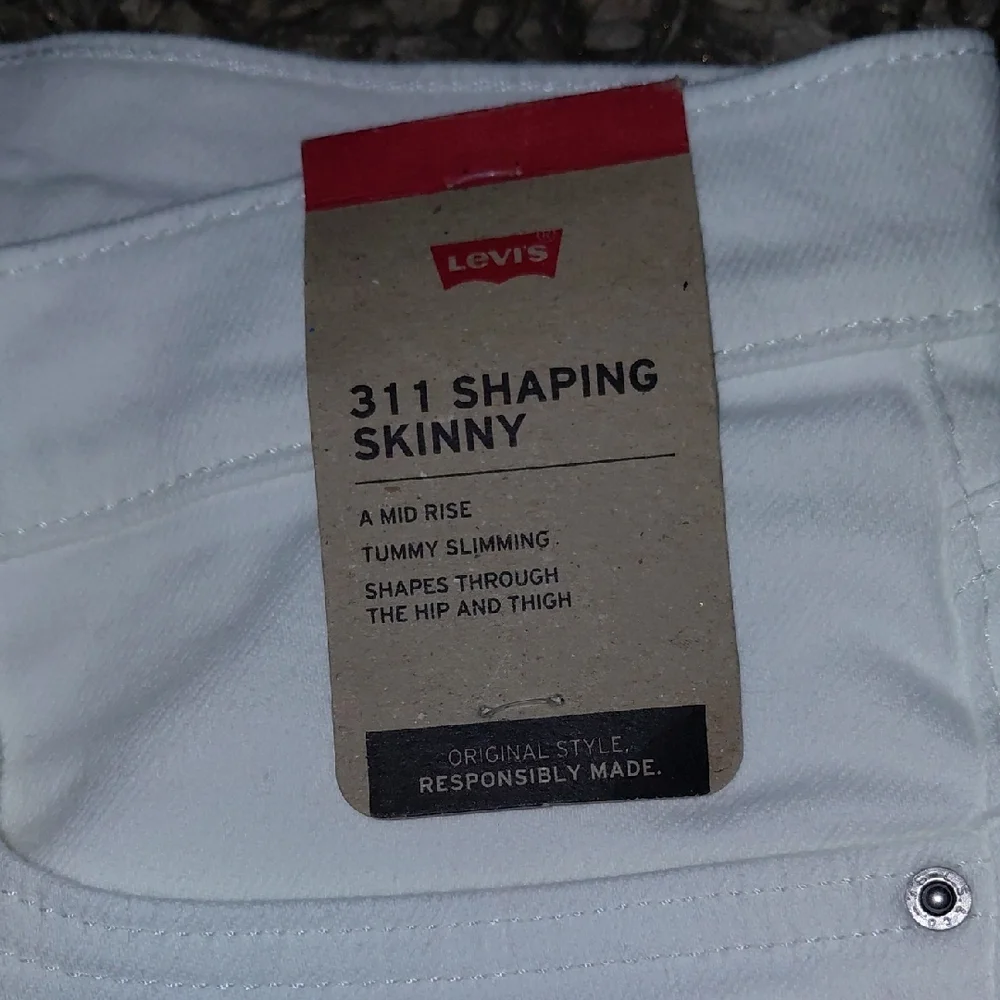 Levi's White Denim Jeans - Picture 4 of 4